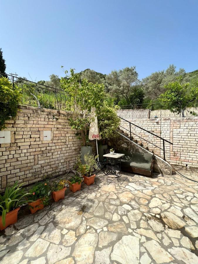 Lithino Apartments - 5Min From The Beach Agios Ioannis Peristeron  Bagian luar foto