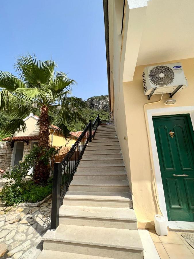 Lithino Apartments - 5Min From The Beach Agios Ioannis Peristeron  Bagian luar foto