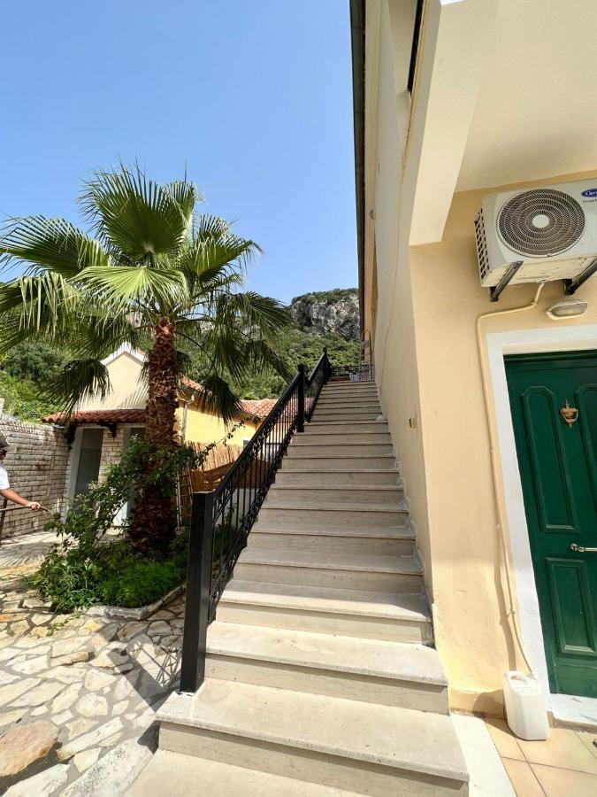 Lithino Apartments - 5Min From The Beach Agios Ioannis Peristeron  Bagian luar foto