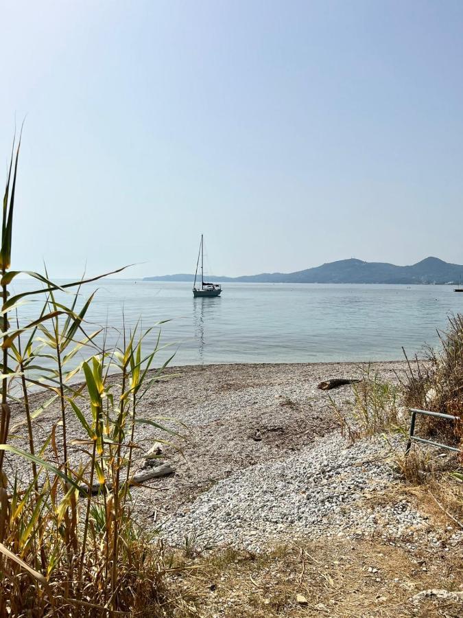 Lithino Apartments - 5Min From The Beach Agios Ioannis Peristeron  Bagian luar foto