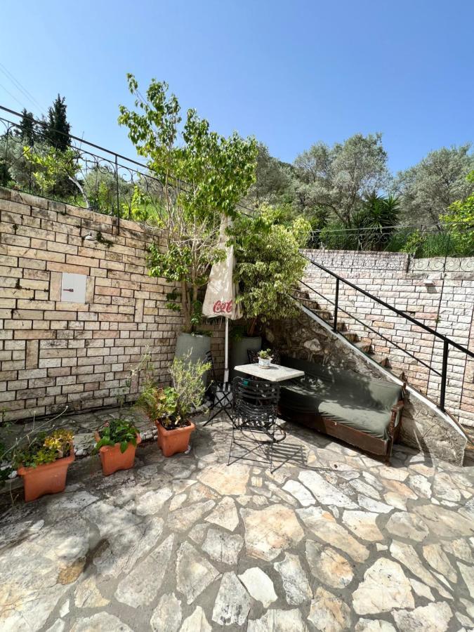 Lithino Apartments - 5Min From The Beach Agios Ioannis Peristeron  Bagian luar foto