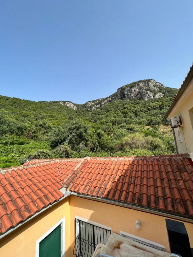 Lithino Apartments - 5Min From The Beach Agios Ioannis Peristeron  Bagian luar foto