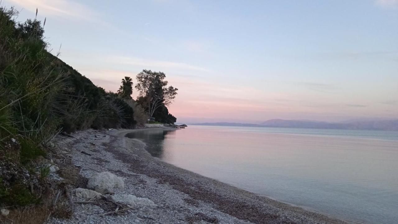 Lithino Apartments - 5Min From The Beach Agios Ioannis Peristeron  Bagian luar foto